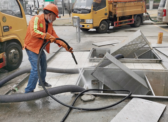 幸福路街道隔油池清理